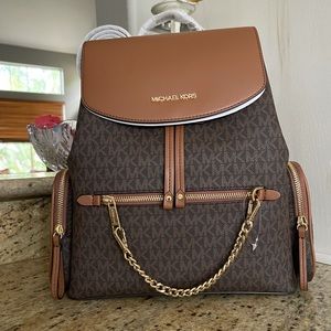 Nee 😍 Mk large bucket backpack